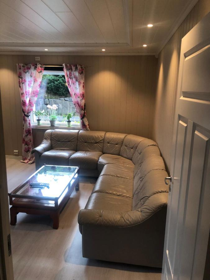 Den Gule Huset Daire Lyngdal Dış mekan fotoğraf